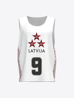 Personalizētas lakrosa treniņvestes dizaina paraugs ar zvaigznēm, uzrakstu un latvju rakstu sublimācijas apdruku.