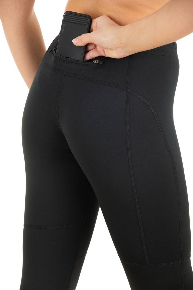Tight-fitting running capri pants Accelerate black