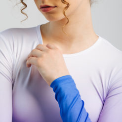 Eng anliegendes Langarmshirt 7